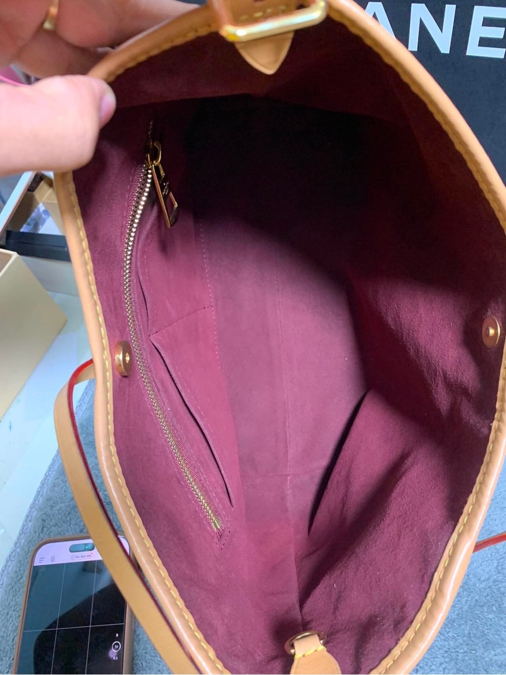 Louis Vuitton Carry all - Picture 13 of 15
